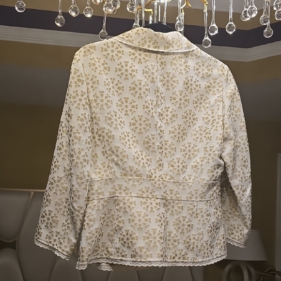 Alex Marie Gold and White Lace Blazer Floral Elegance - Picture 6 of 13
